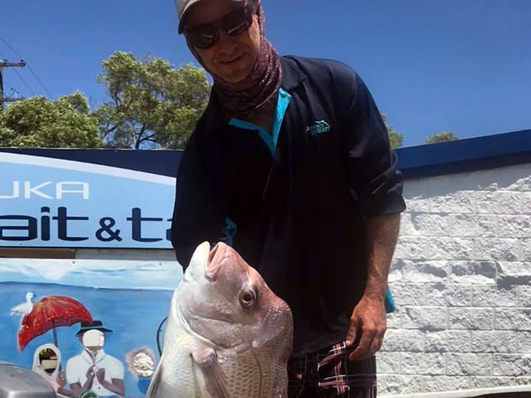 Iluka local, Dan with his catch of an awesome snapper