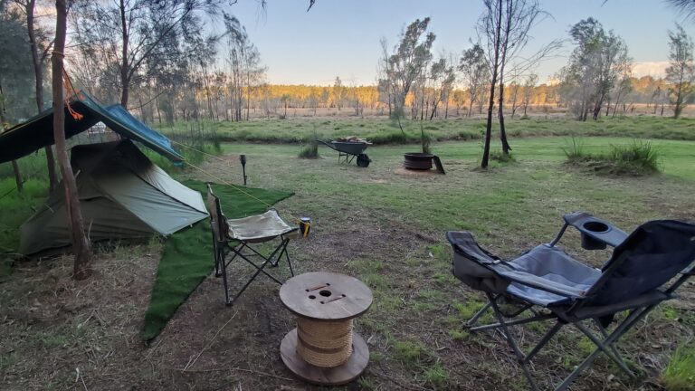 Book Geckos Getaway... Two person tent (or 1 person and 2 dogs), fire wood and YOU. Already set up waiting for your sleepover. Please contact your host if you wish to hire the tent. An extra charge will apply and you will need to supply your own bedding.