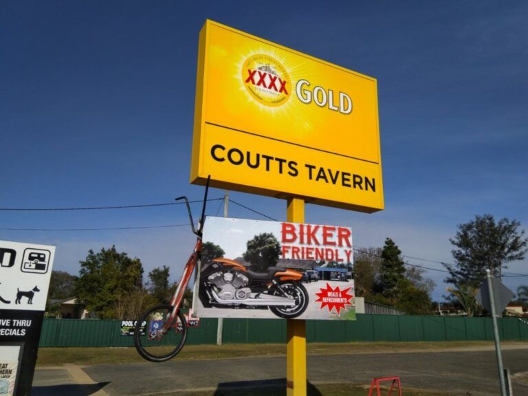The Coutts Crossing Tavern